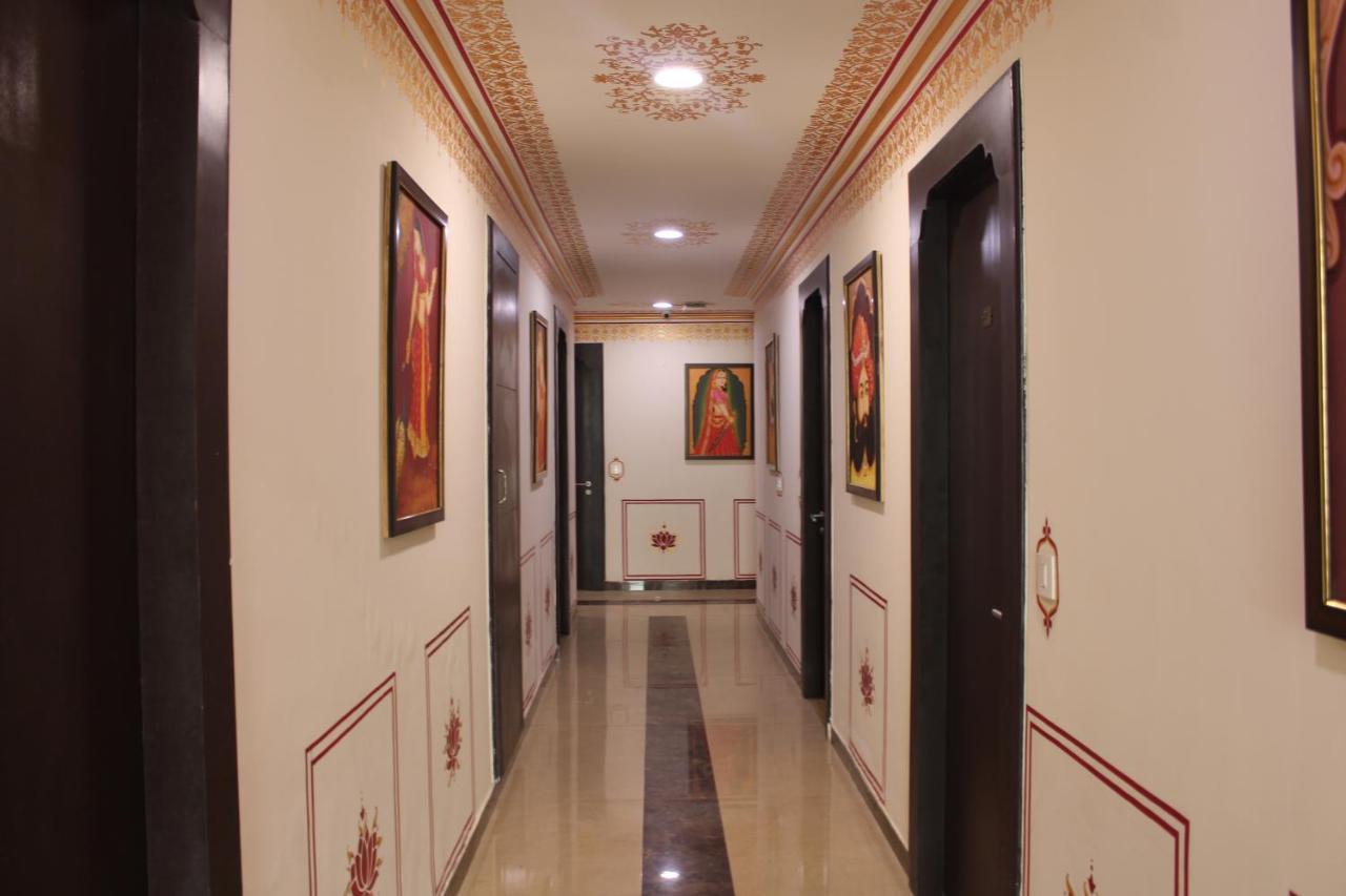 The Royal Ville Agra - Family & Corporate Hotel ภายนอก รูปภาพ