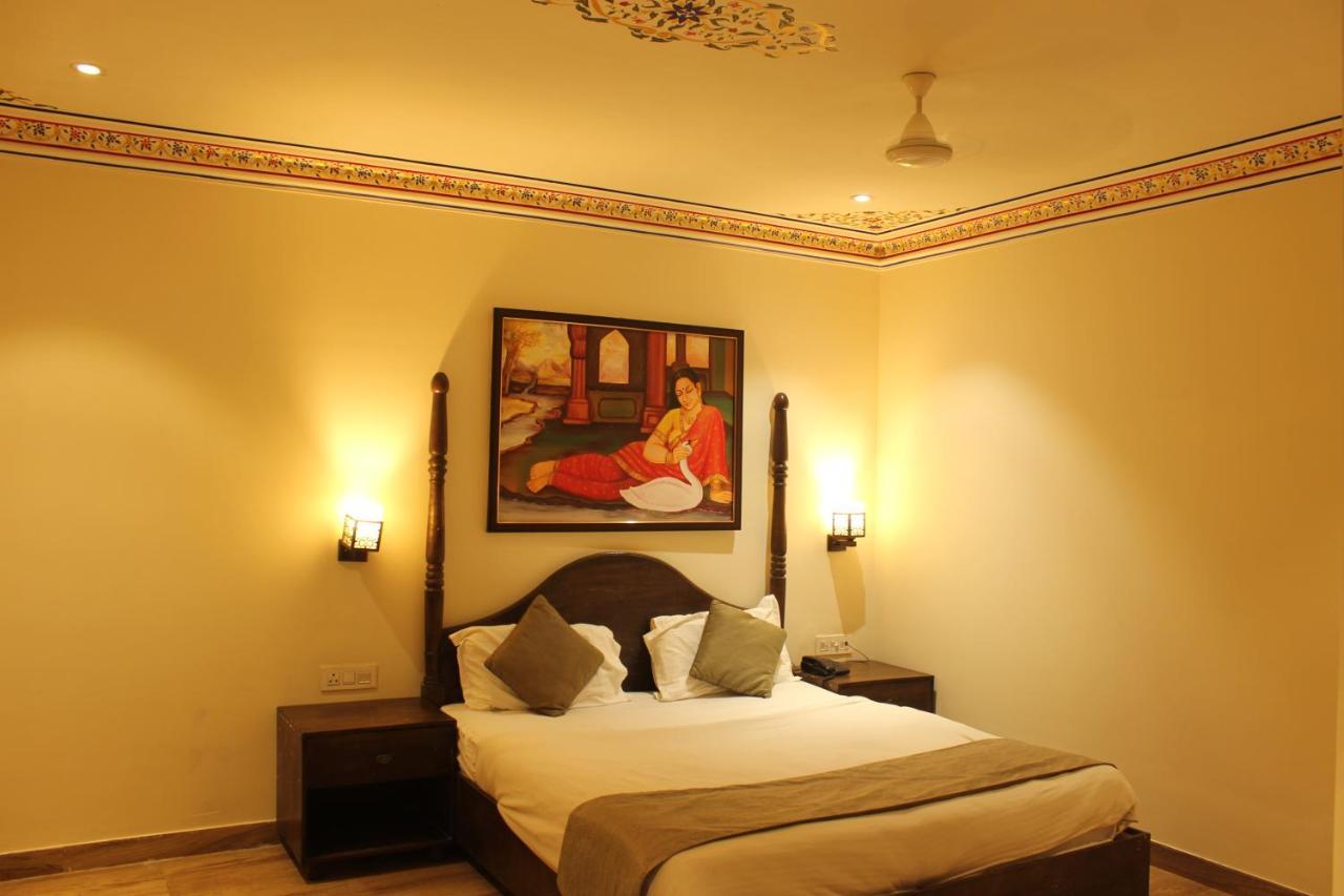 The Royal Ville Agra - Family & Corporate Hotel ภายนอก รูปภาพ