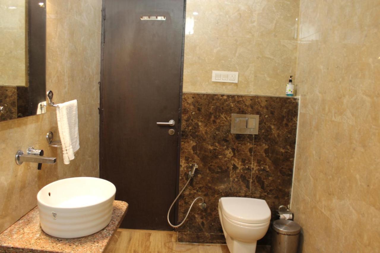 The Royal Ville Agra - Family & Corporate Hotel ภายนอก รูปภาพ