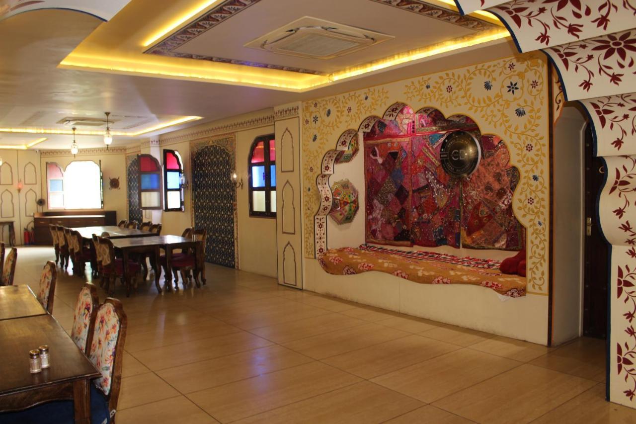 The Royal Ville Agra - Family & Corporate Hotel ภายนอก รูปภาพ