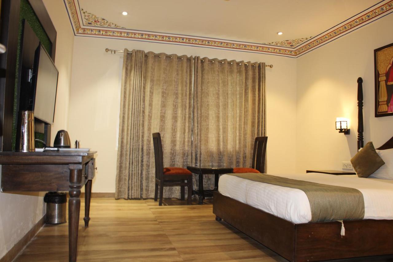 The Royal Ville Agra - Family & Corporate Hotel ภายนอก รูปภาพ