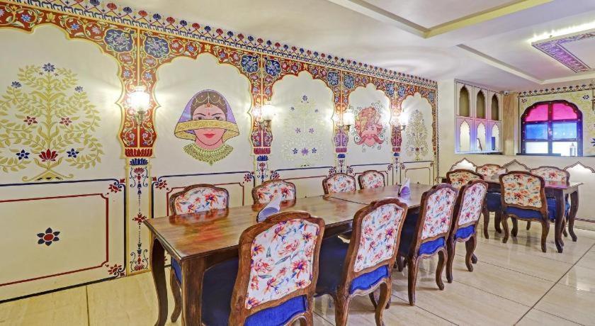 The Royal Ville Agra - Family & Corporate Hotel ภายนอก รูปภาพ
