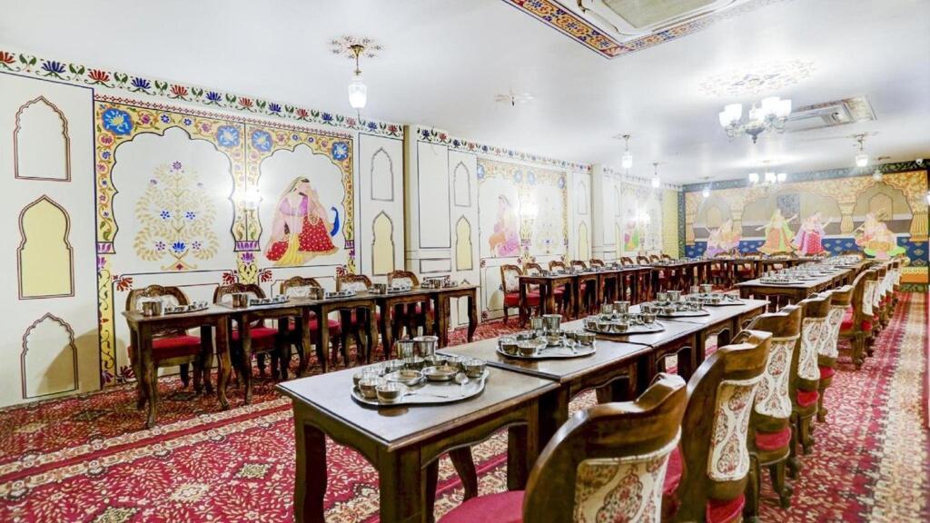 The Royal Ville Agra - Family & Corporate Hotel ภายนอก รูปภาพ